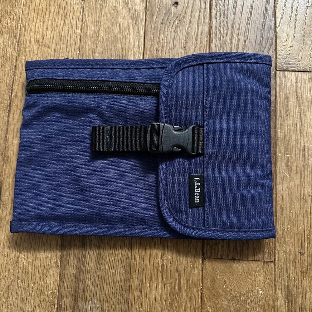 LL Bean Navy Blue Passport Travel‎ Organizer Wallet Neck Lanyard Pouch